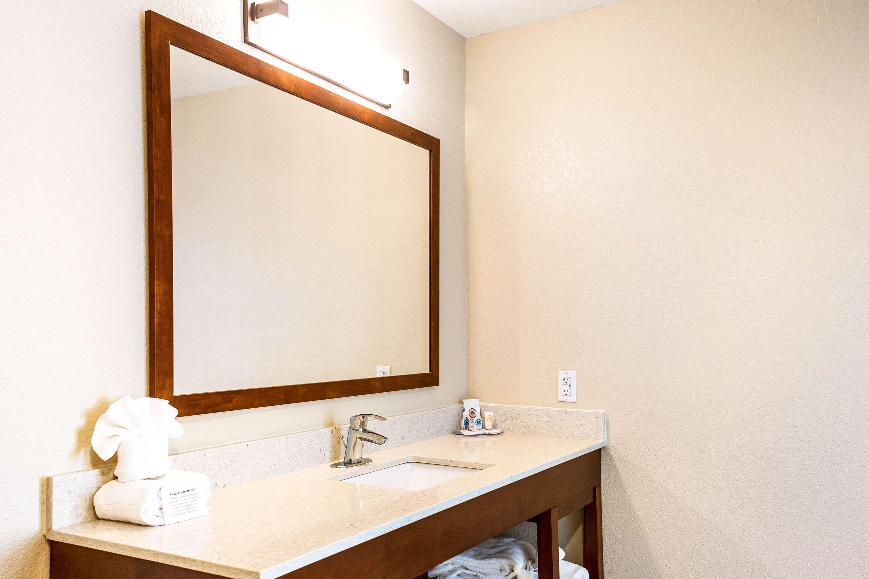 Comfort Inn & Suites Niagara Falls Blvd Usa Esterno foto