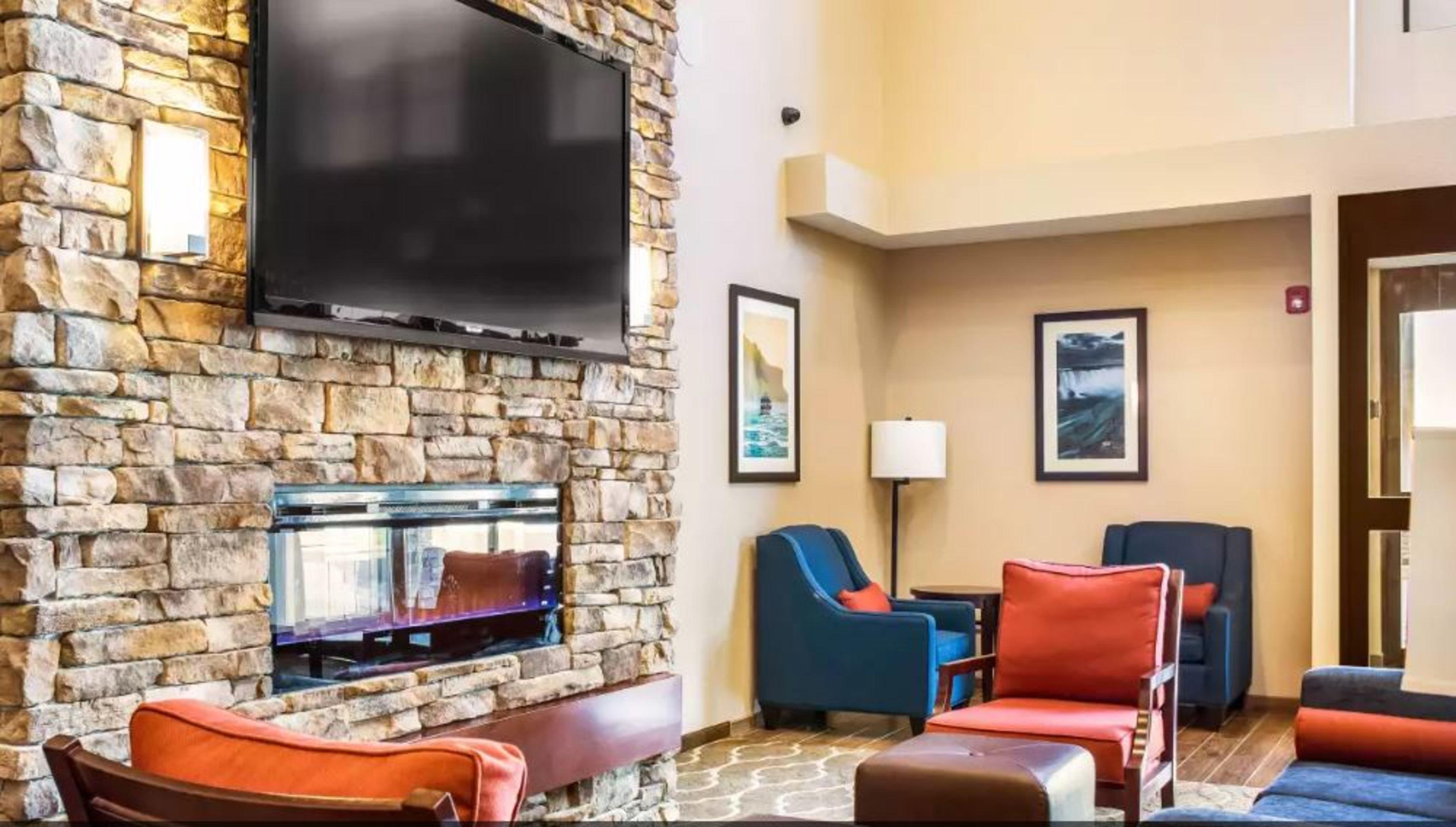 Comfort Inn & Suites Niagara Falls Blvd Usa Esterno foto